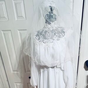 Elegant White Lace Wedding Dress